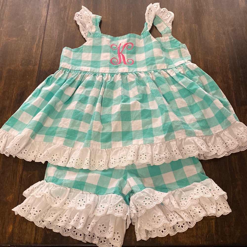 Little girls ruffle outfit